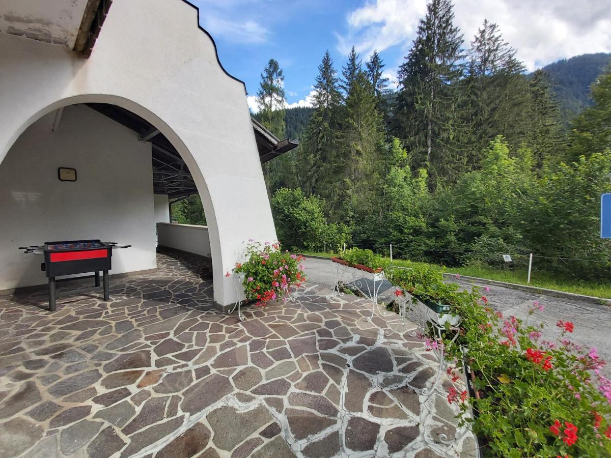 Albergo Scoiattolo Falcade Buitenkant foto