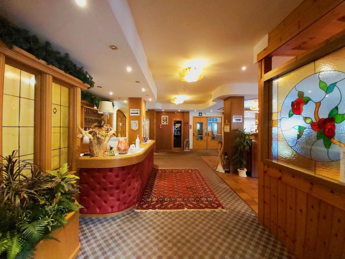 Albergo Scoiattolo Falcade Buitenkant foto