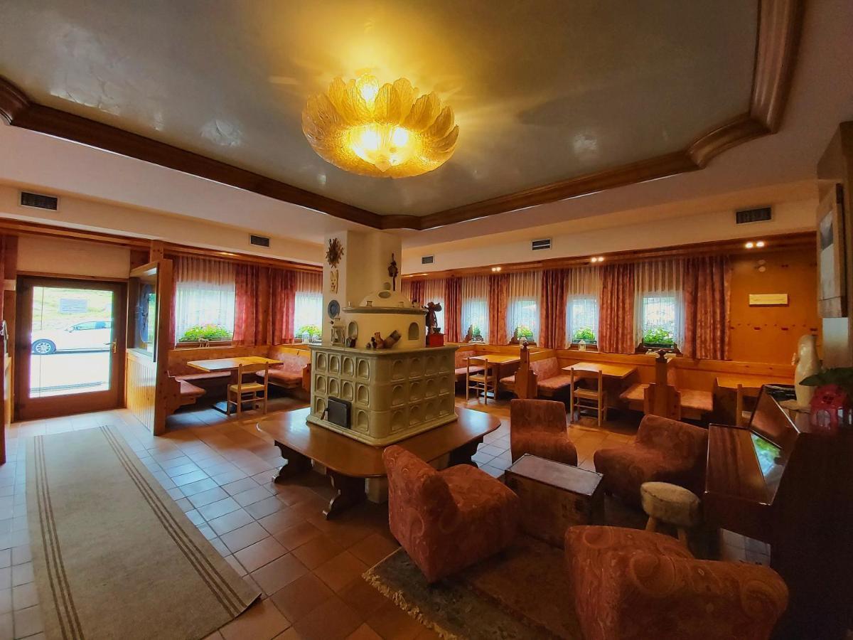 Albergo Scoiattolo Falcade Buitenkant foto
