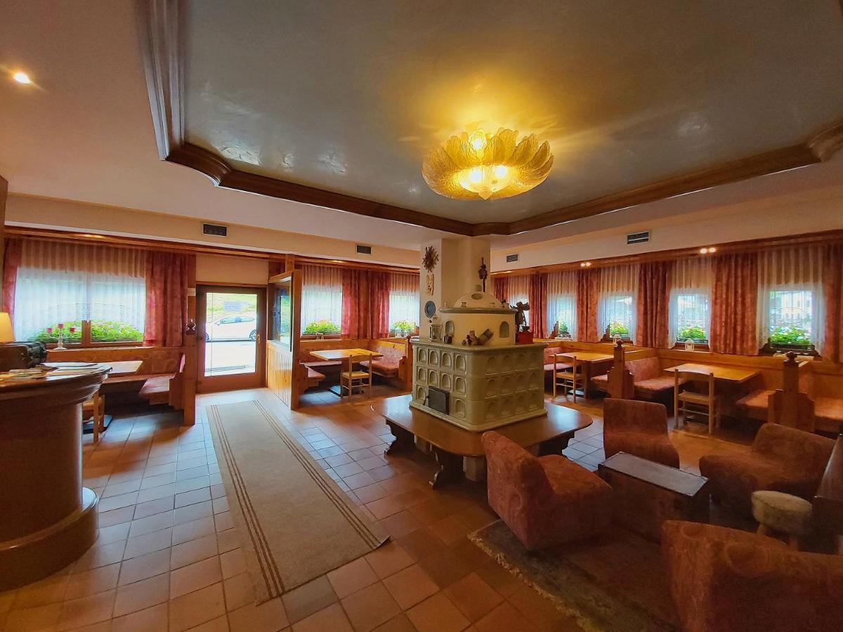 Albergo Scoiattolo Falcade Buitenkant foto