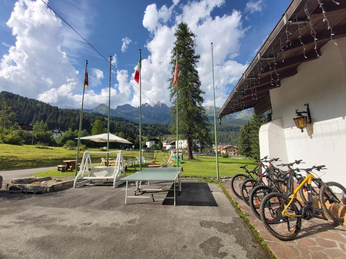 Albergo Scoiattolo Falcade Buitenkant foto