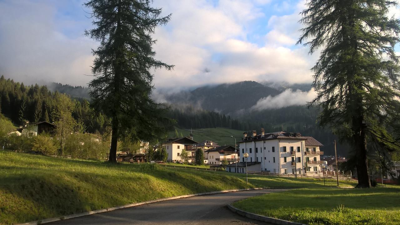 Albergo Scoiattolo Falcade Buitenkant foto